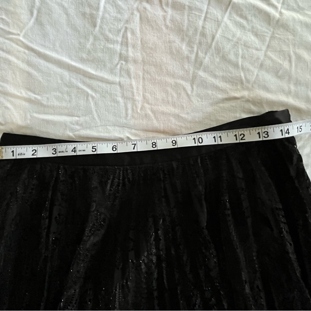 VTG Milly of New York Black Lined Pleated Lace Short Flare Skirt Womens Sz 4 - Picture 10 of 12